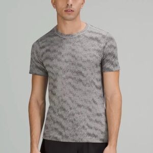 LULULEMON METAL TECH VENT T-SHIRT (M)